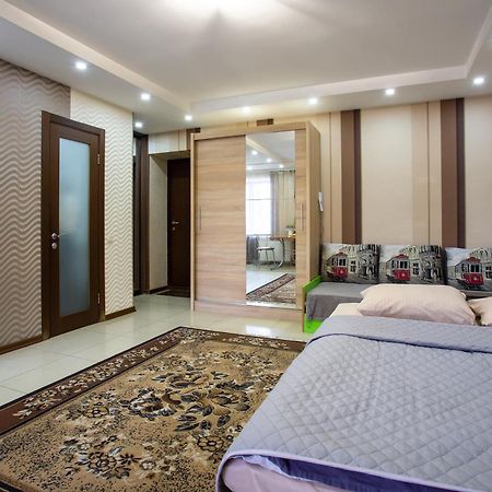 Botanical Garden Area Apartment Kharkiv Bagian luar foto