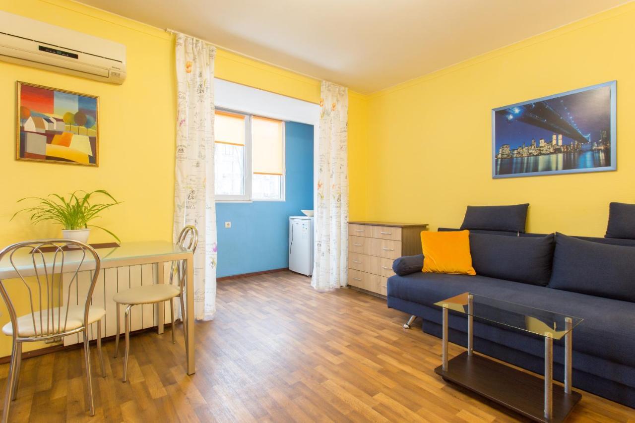 Botanical Garden Area Apartment Kharkiv Bagian luar foto